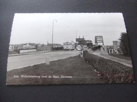 Deventer Kon. Wilhelminabrug over de IJssel oude Stadsbus